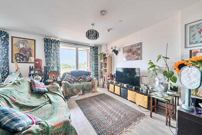 2 Bedroom Flat For Sale In Huntington House, Welwyn Garden City, Hertfordshire, AL7