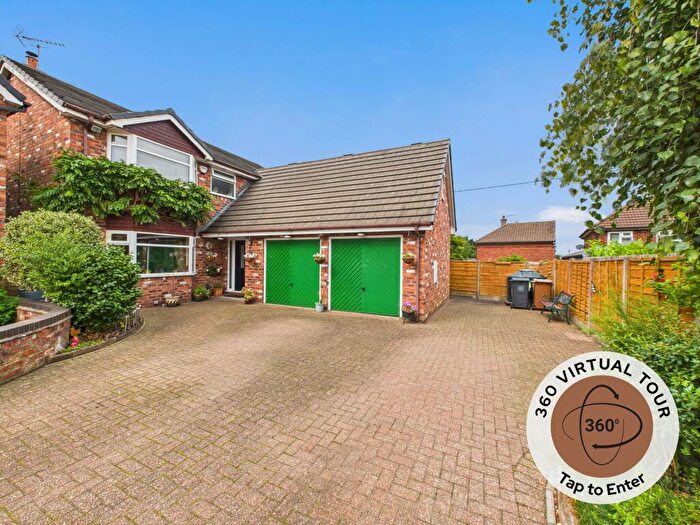4 Bedroom Detached House For Sale In The Paddock, Hassall Green, Sandbach, CW11