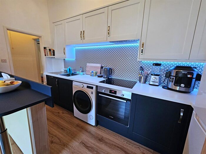 2 Bedroom Flat For Sale In Boringdon Villas, Plympton, Plymouth, PL7