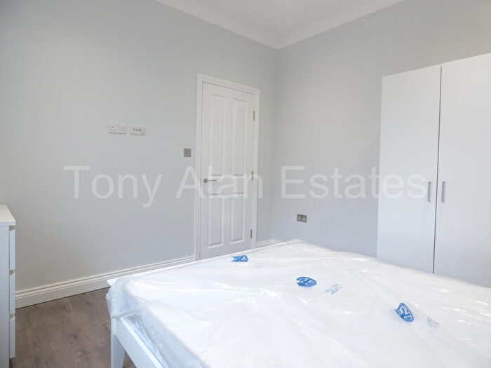 2 Bedroom Flat To Rent In Granville Road, London, N22