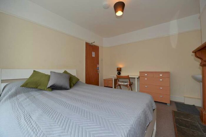 1 Bedroom House To Rent In English Road Southampton, SO15