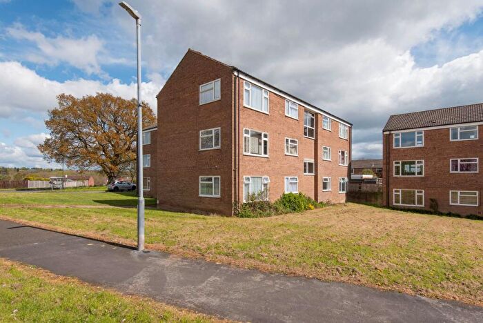 1 Bedroom Apartment To Rent In Oakamoor Close, Chesterfield, S40
