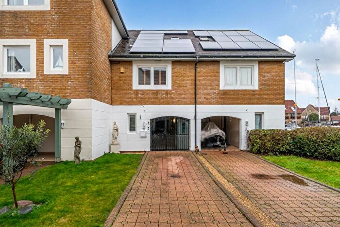 3 Bedroom House For Sale In Bryher Island, Port Solent, PO6