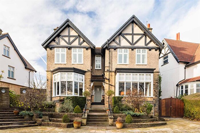 5 Bedroom Detached House For Sale In Park Lane, Roundhay, LS8