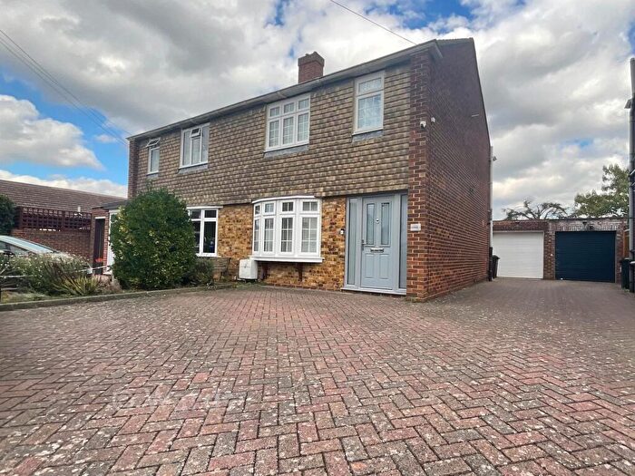 3 Bedroom Semi-Detached House For Sale In Golf Links Avenue, Gravesend, Kent, DA11