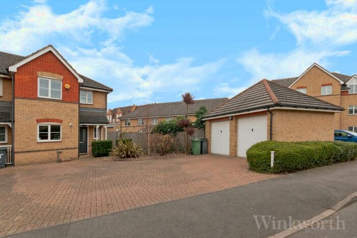 3 Bedroom Semi-Detached House To Rent In Joseph Hardcastle Close, London, SE14