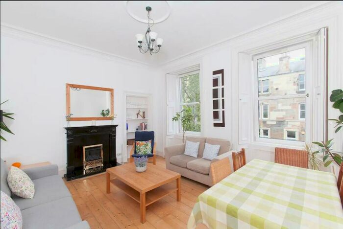3 Bedroom Flat To Rent In Dryden Street, Edinburgh, EH7