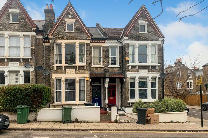 2 Bedroom Flat To Rent In Leander Road, Lambeth, SW2