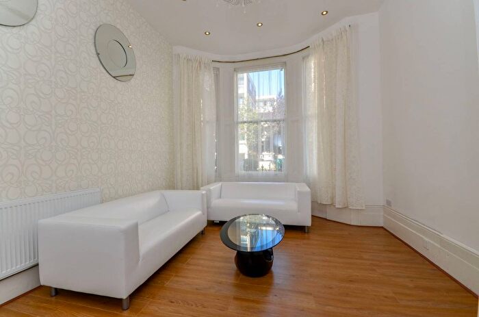 2 Bedroom Flat For Sale In Castletown Road, Barons Court, London, W14