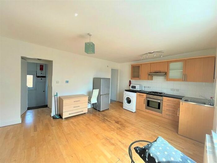 1 Bedroom Flat To Rent In Northumberland Park, London, N17