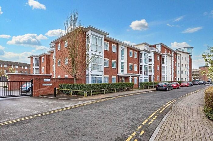 1 Bedroom Apartment For Sale In Kerr Place, Aylesbury, HP21