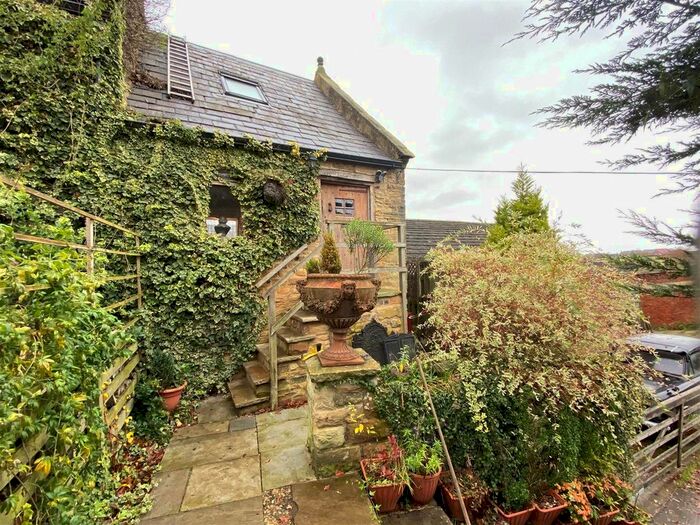 2 Bedroom Cottage To Rent In Hagg Hill, New Tupton, Chesterfield, S42