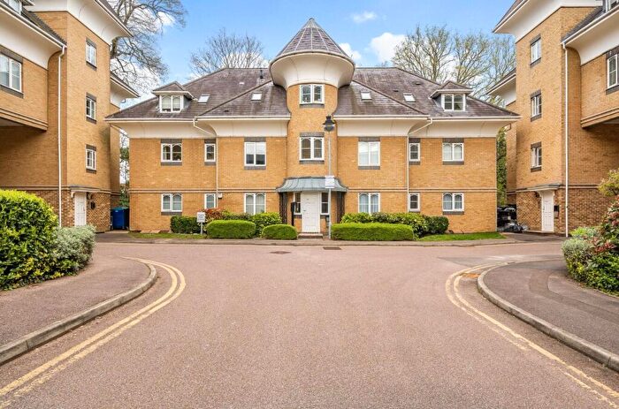 2 Bedroom Flat For Sale In Century Court, Woking, Surrey, GU21