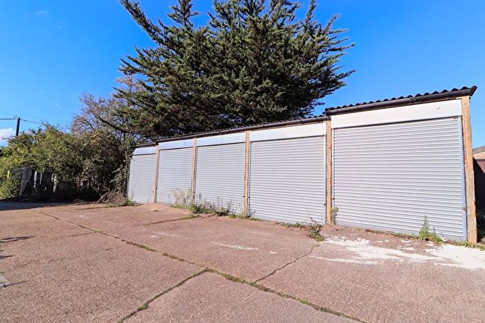 Garage / Parking To Rent In - Tennyson Drive, Basildon, SS13