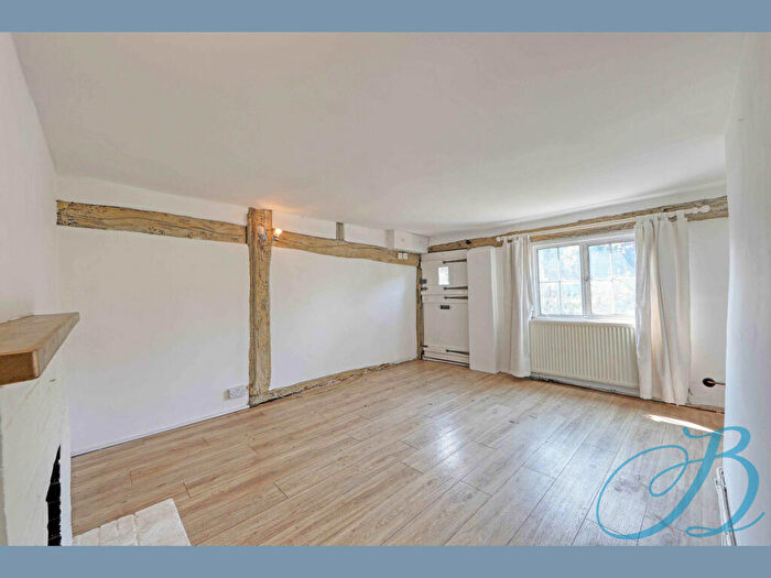 2 Bedroom Cottage For Sale In High Street, Cookham, SL6