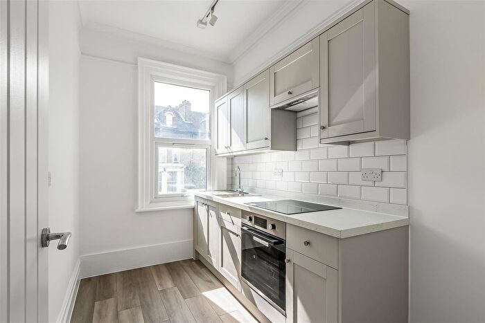 1 Bedroom Flat For Sale In Upper Grove, South Norwood, London, SE25