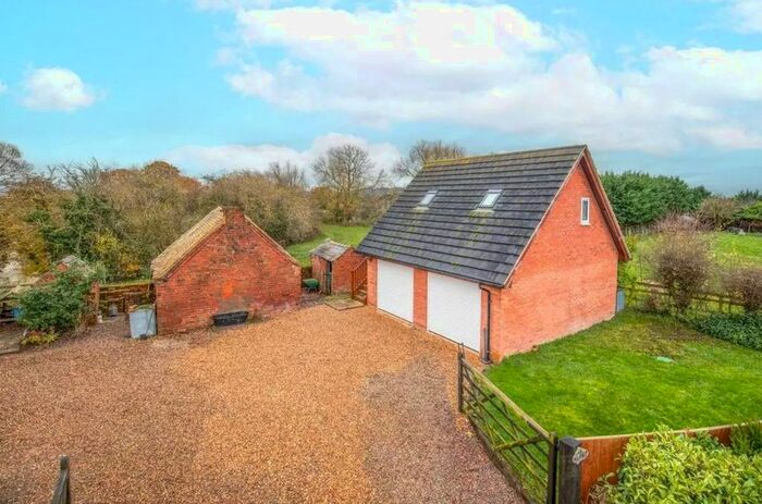 1 Bedroom Detached House To Rent In Long Lane, Telford, Shropshire, TF6