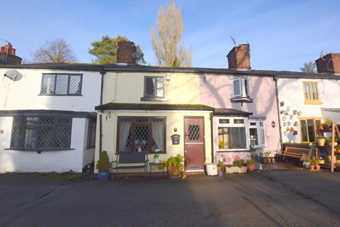 2 Bedroom Cottage For Sale In Ivy Cottages, Haughton Dale, M34