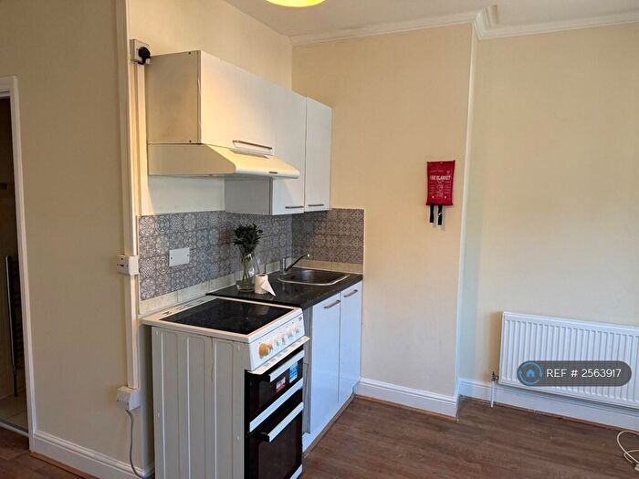 1 Bedroom Flat To Rent In St Mary Rd, London, NW11