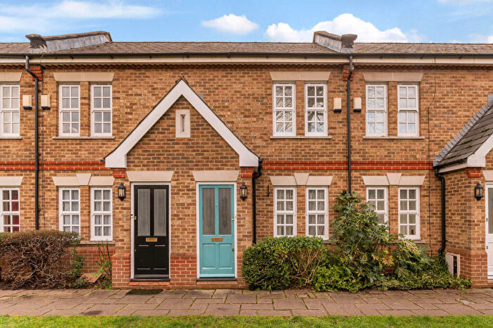 2 Bedroom House For Sale In Meredith Mews, Brockley Road, London, SE4