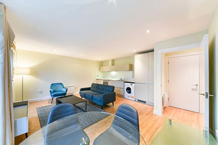 1 Bedroom Flat To Rent In Bow Central, Hereford Road, Bow, London, E3