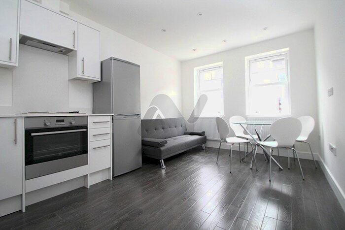 2 Bedroom Flat To Rent In Hornsey Road, Holloway, N19