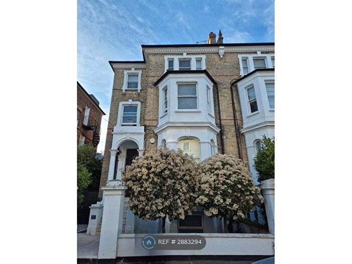1 Bedroom Flat To Rent In St. Philips Road, Surbiton, KT6