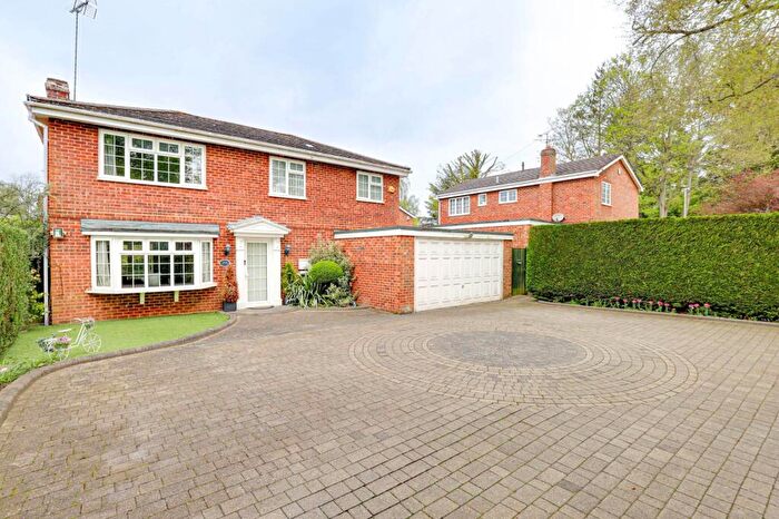 4 Bedroom Detached House For Sale In Conisboro Avenue, Caversham Heights, RG4