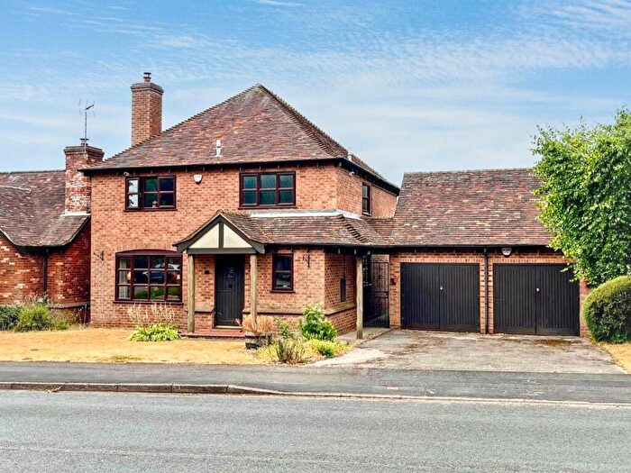 4 Bedroom Detached House For Sale In Foxes Meadow, Sutton Coldfield, B76