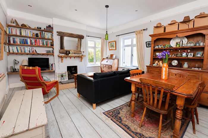 2 Bedroom Flat For Sale In Quarry Hill, St. Leonards-On-Sea, TN38