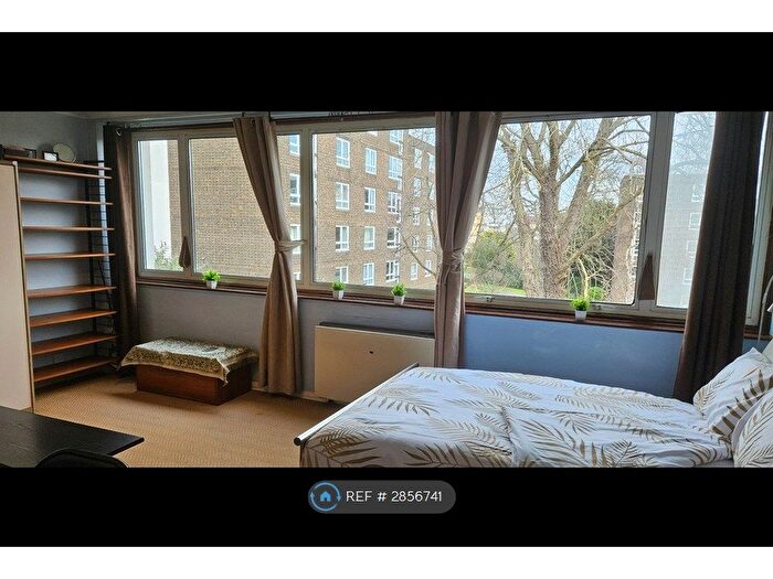 Studio To Rent In Kersfield House, London, SW15