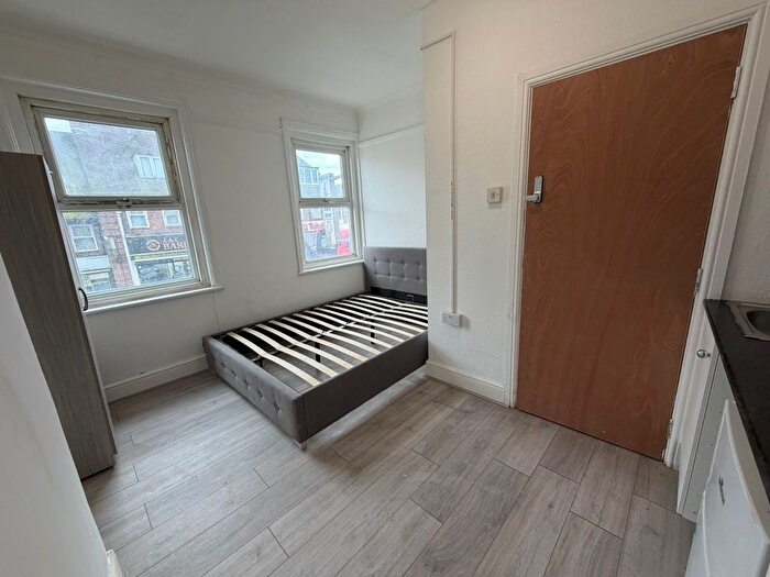 Studio To Rent In Edgware, HA8