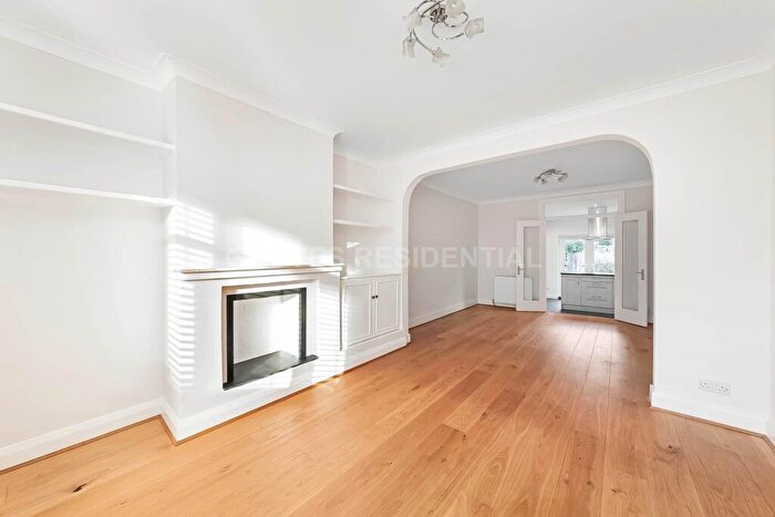 4 Bedroom Terraced House For Sale In Myrtle Grove, New Malden, KT3