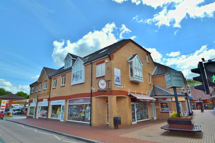 2 Bedroom Flat To Rent In Chandlers Ford, SO53