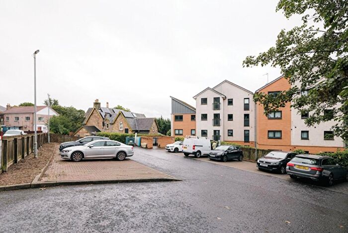 2 Bedroom Flat To Rent In Cumlodden Drive, Maryhill, Glasgow, G20