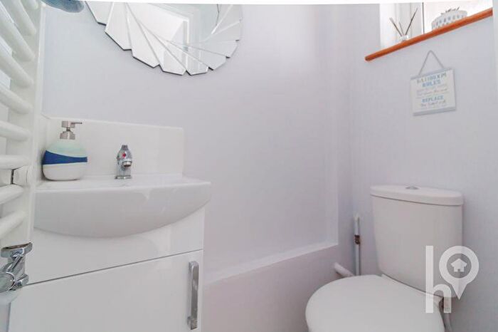 3 Bedroom End Of Terrace House For Sale In Prince Charles Avenue, Minster On Sea, ME12