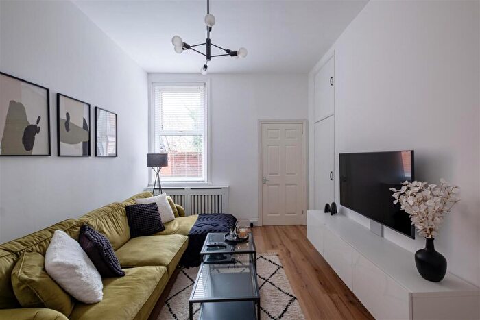 2 Bedroom Flat To Rent In Whitefield Terrace, Heaton, Newcastle Upon Tyne, NE6