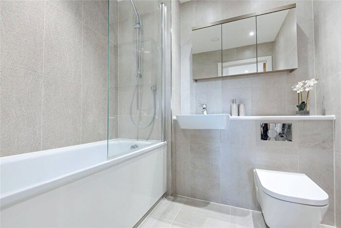 1 Bedroom Flat For Sale In London Road, Sevenoaks, Kent, TN13