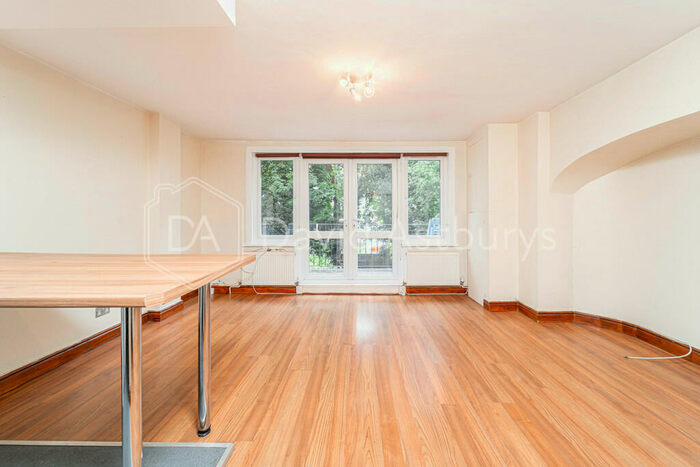 3 Bedroom Apartment To Rent In Kings Avenue, Muswell Hill, London, N10