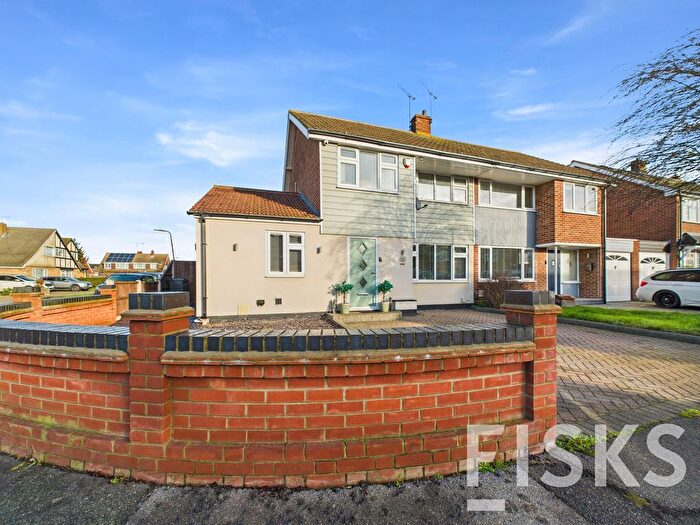 4 Bedroom Semi-Detached House For Sale In Overton Road, Benfleet, SS7