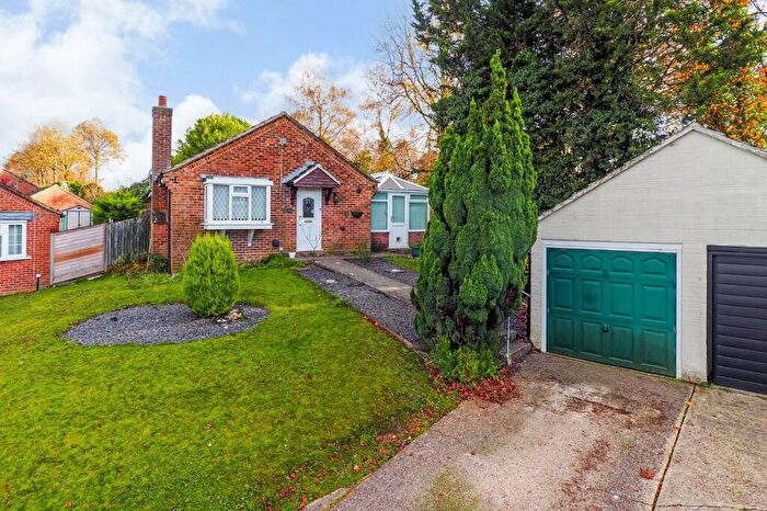 2 Bedroom Bungalow For Sale In Wincanton Close, Alton, Hampshire, GU34