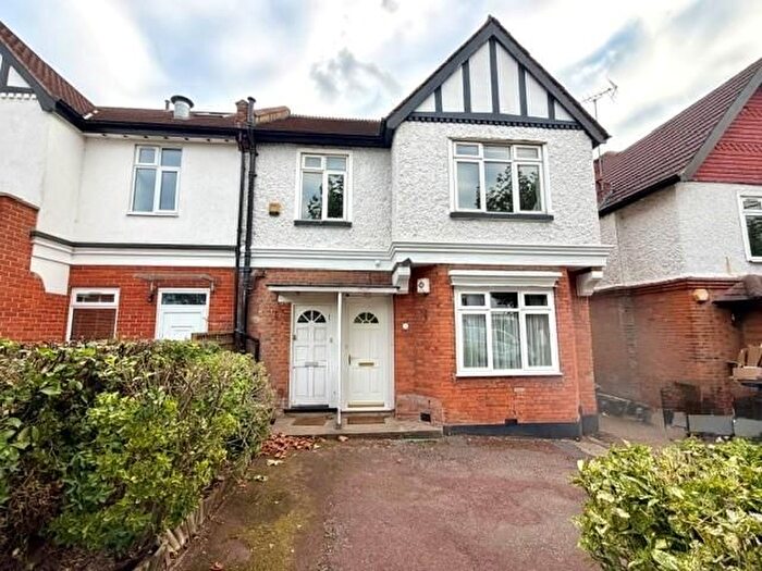 2 Bedroom Flat To Rent In Langley Park, Mill Hill, NW7