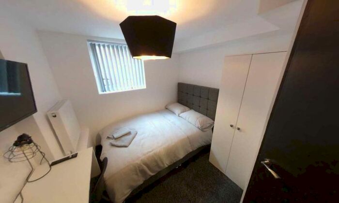 5 Bedroom Terraced House To Rent In Vecqueray Street, Coventry, CV1