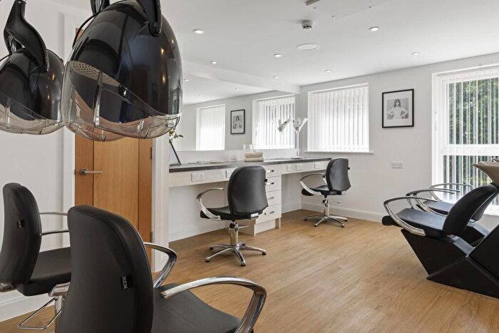 1 Bedroom Retirement Property To Rent In Reading Road, Henley-on-Thames, Oxfordshire, RG9