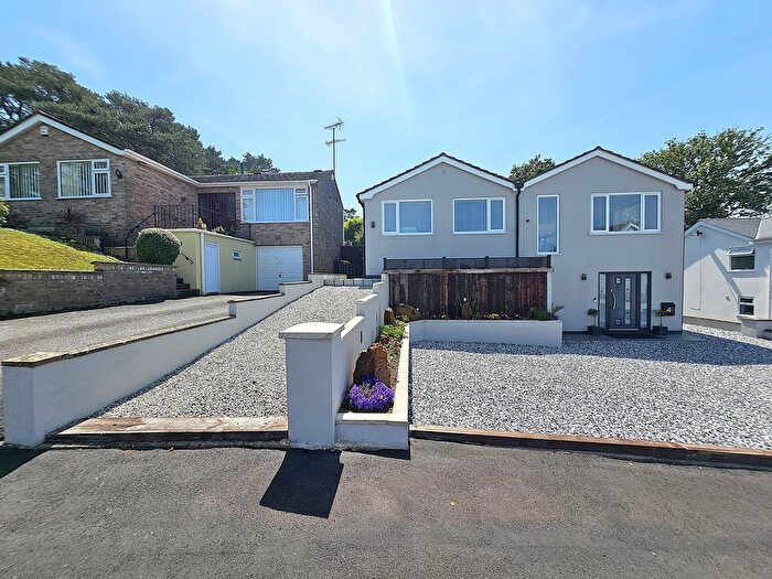 4 Bedroom Detached House For Sale In Viewside Close, Corfe Mullen, Wimborne, BH21