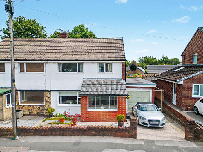 3 Bedroom Semi-Detached House For Sale In St. Johns Road, Padiham, BB12