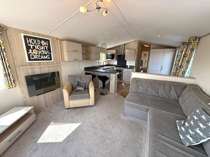 2 Bedroom Caravan For Sale In Carr Lane, Middleton, Morecambe, LA3