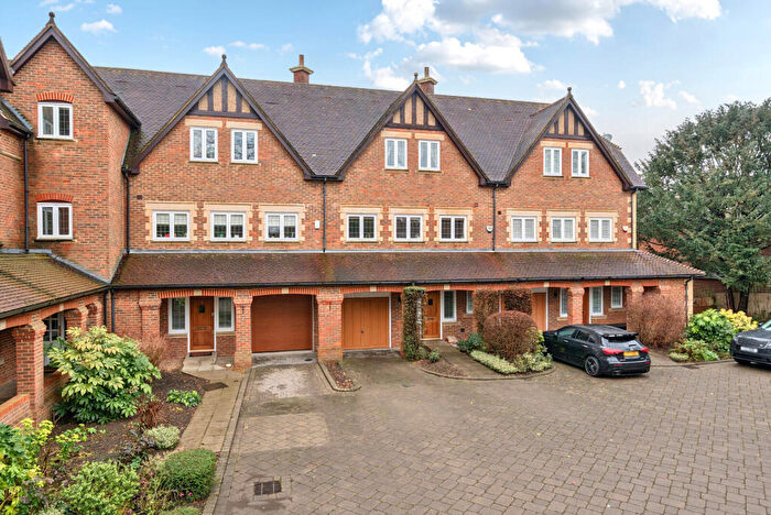4 Bedroom Terraced House For Sale In Chaucer Avenue, Weybridge, KT13