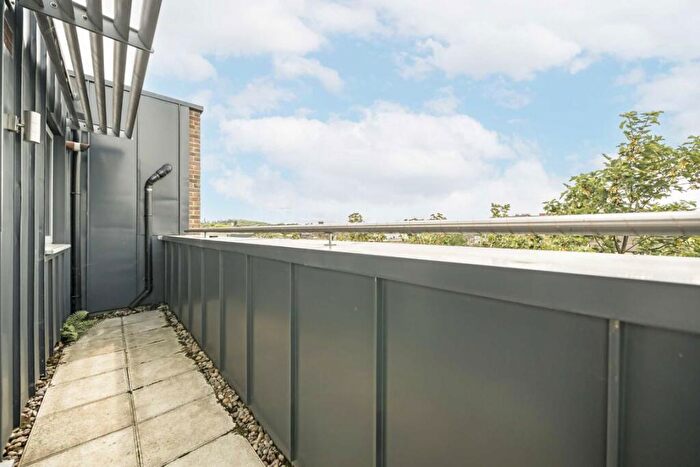 2 Bedroom Flat To Rent In Coulgate Street, Brockley, SE4