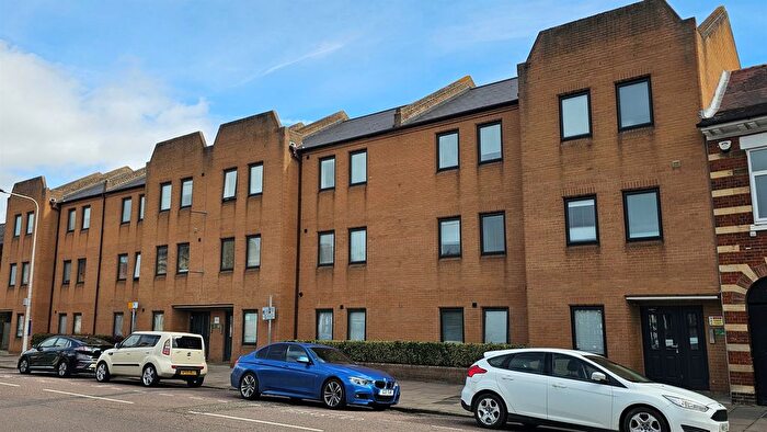 1 Bedroom Flat For Sale In Lincoln Road, Peterborough, PE1